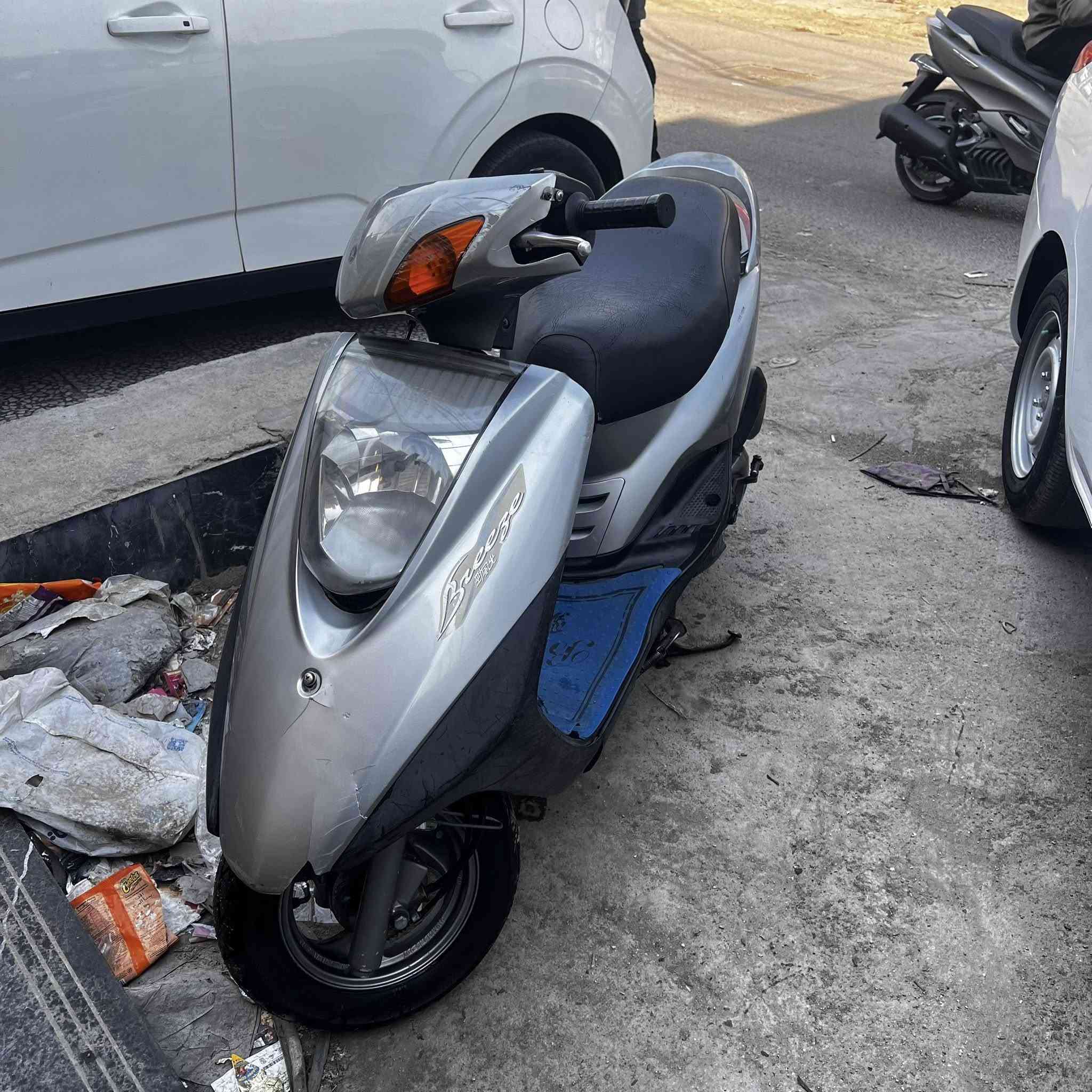 السلام عليكم
دراجه بريز كابريتر للبيع دراجه كامله من محرك من نضوح من تبخير من تنقيص الدراجه كلها بلادي مامفتوحه ولا مجفته بس بيها نقوصات بسيطه يرادلها شحن للباتري فقط والباقي كله كامل من اشاير لايتات عالي ناصي هورن قفل ستيرن لايت خلفي امرايات ودشبول شغال مال بانزين السعر 600 وبيها مجال للشراي فقط 
المكان : الدوره 
الرقم :***********
