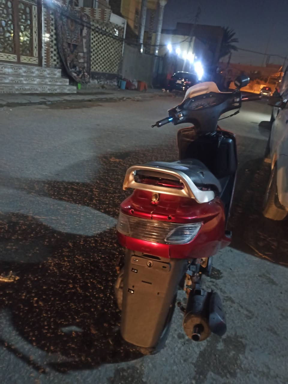 السلام عليكم دراجه شوفت عينكم ما ناقصه شي كهربائيات كله شغاله باتري سلف هندر صالنصه رياضي fm كفرات مختم تايون دبلات وره كدام هورن السعر 475 وبيه مجال للشراي متواجد ماسنجر او الاتصال علئ الرقم ***********
