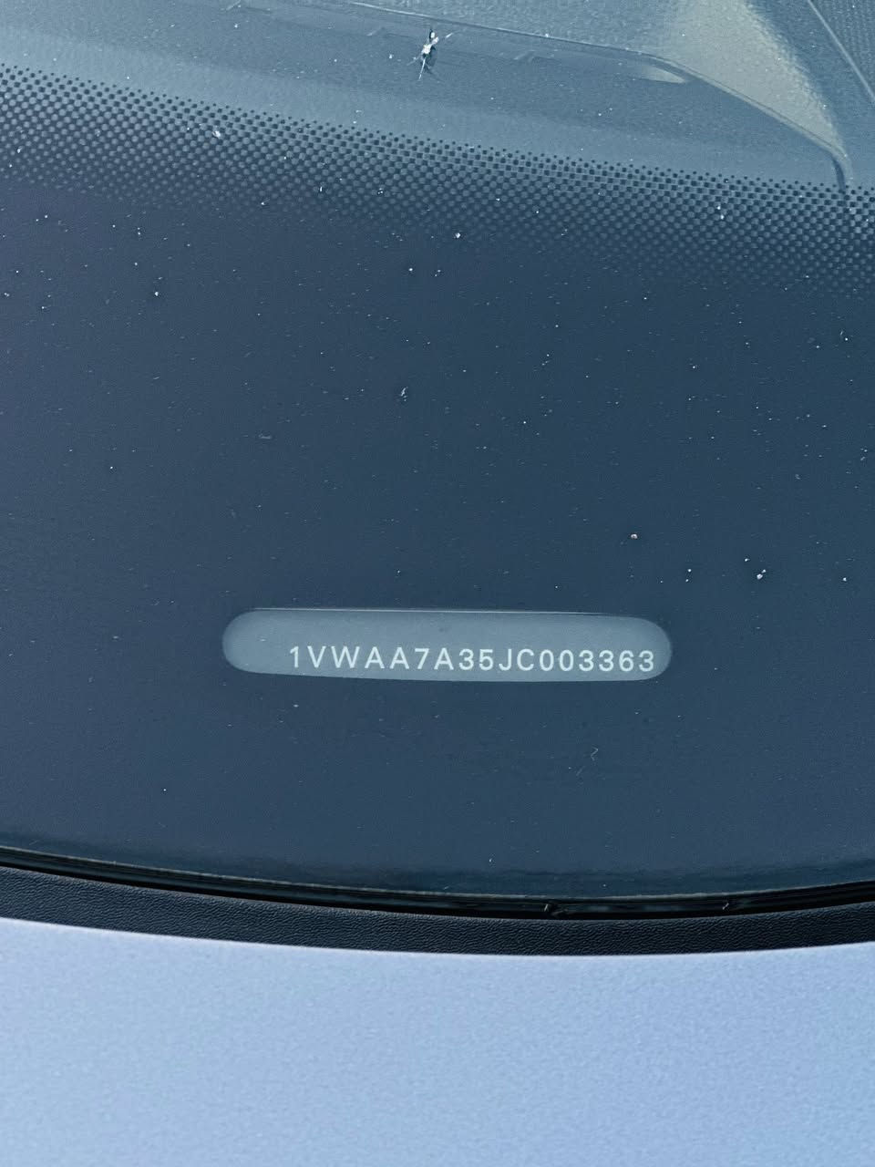 السلام عليكم من رخصة الادمن فولكسفاغن باسات 2018 RLien مواصفاتهة معروفه كشنات أمامية تدفئة تحكمات ستيرن 
حساسات خلفي أمامي
وبالمري الجانبي ايضا
مكينه وكير مكفول
حجم المكينة/2000 تيربو 
الصبغ اربع قطع 
ماشية 106 ميل
السعر/ 115 قابل للتفاوض
رقم الهاتف/***********
