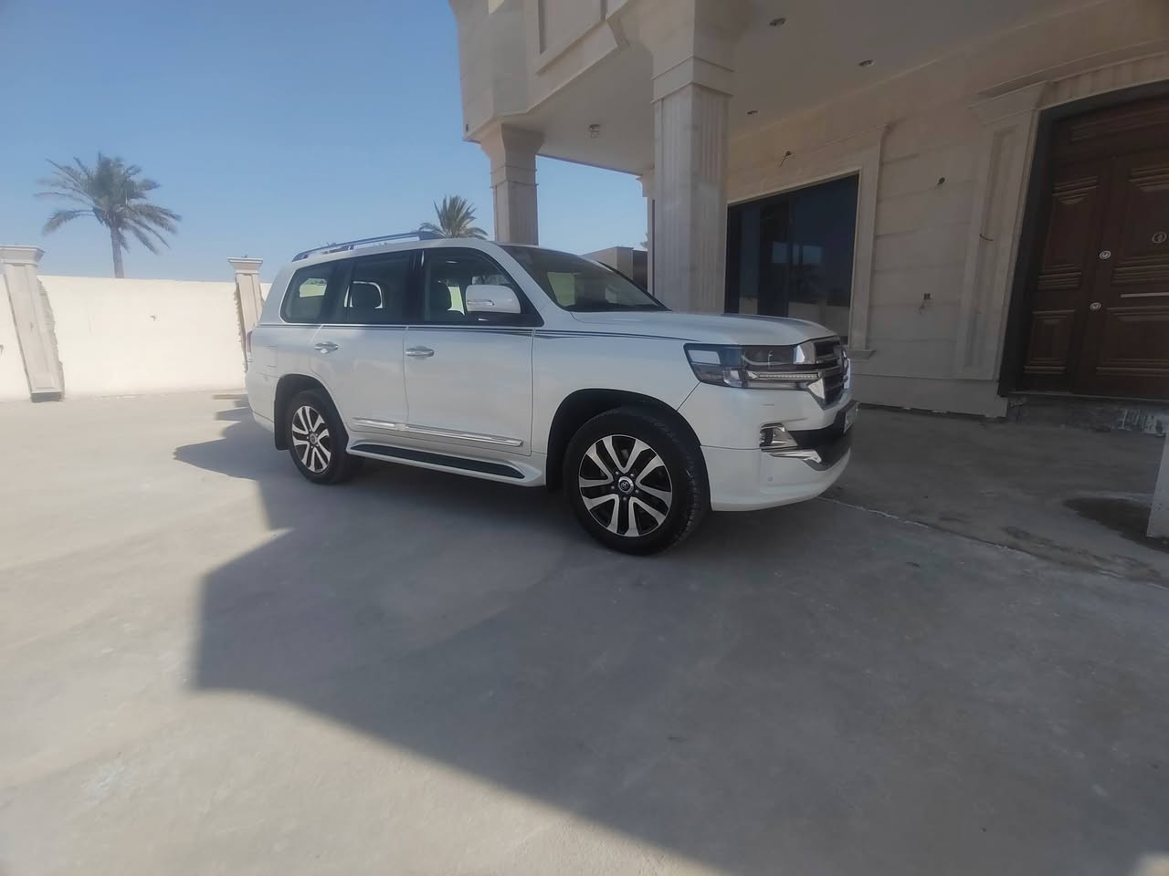 السلام عليكم
اخوان لاندكروز موديل 19 ساز ميحتاج اذكر مواصفات الساز معروفه فل مواصفات
رقم بغداد تحويل ثاني يوم
مكان السياره بغداد
64 الف حقيقي
السياره لوك الفضل من الله 
بيها شويه صبغ فوك الماصده اثر طخه بسيطه جامه الماصده بدلتها فقط
سعر السيارة 490 ورقه بيها مجال للطيبين
للأستفسار ***********
***********
