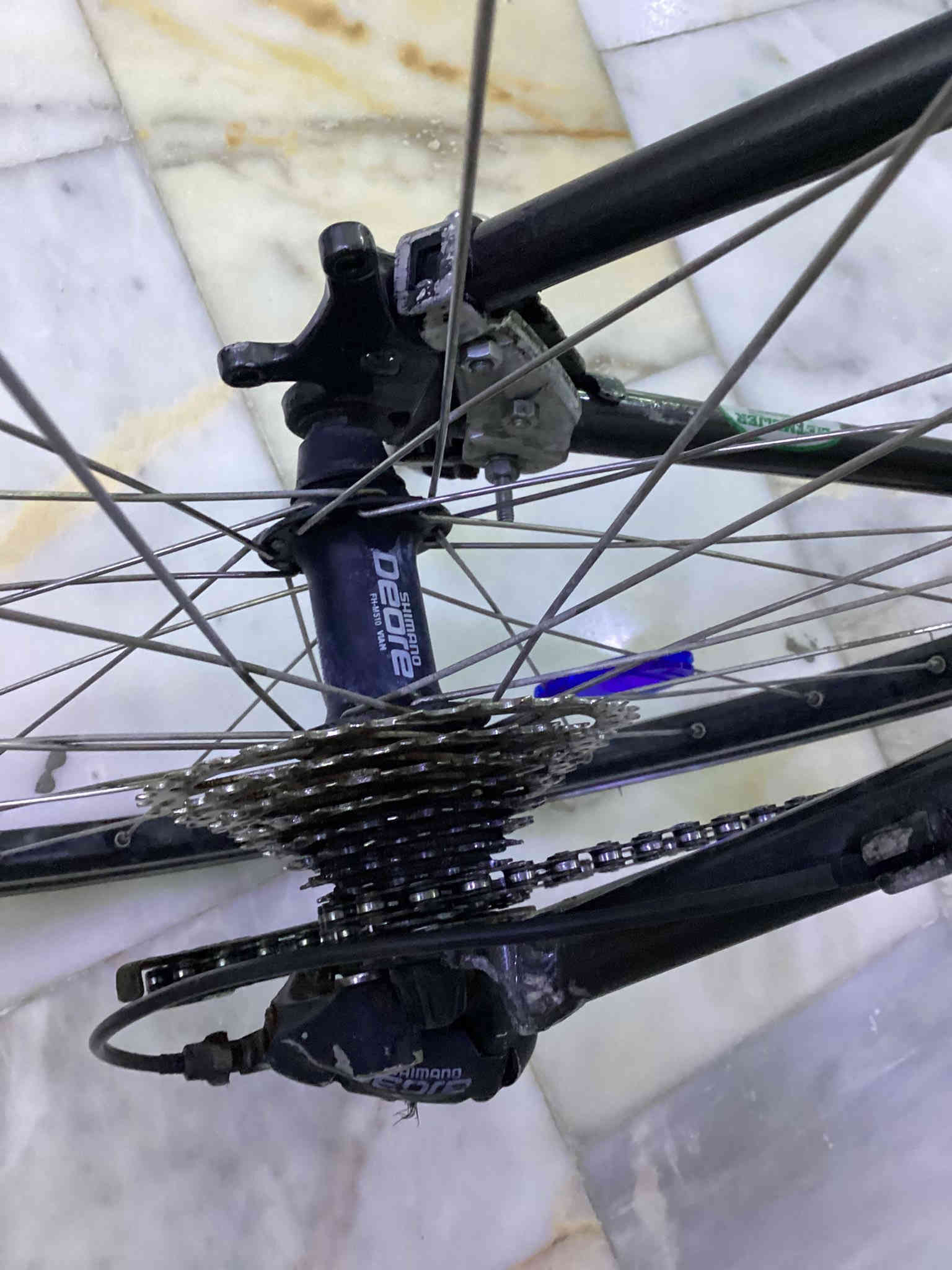 السلام عليكم بايسكل c700ترحال مسافات طويله الامنيوم وحديد خفيف الوزن البايسكل كامل من كلشي سعر ٢٠٠وبي مجال مكاني كربلاء چاير ***********
