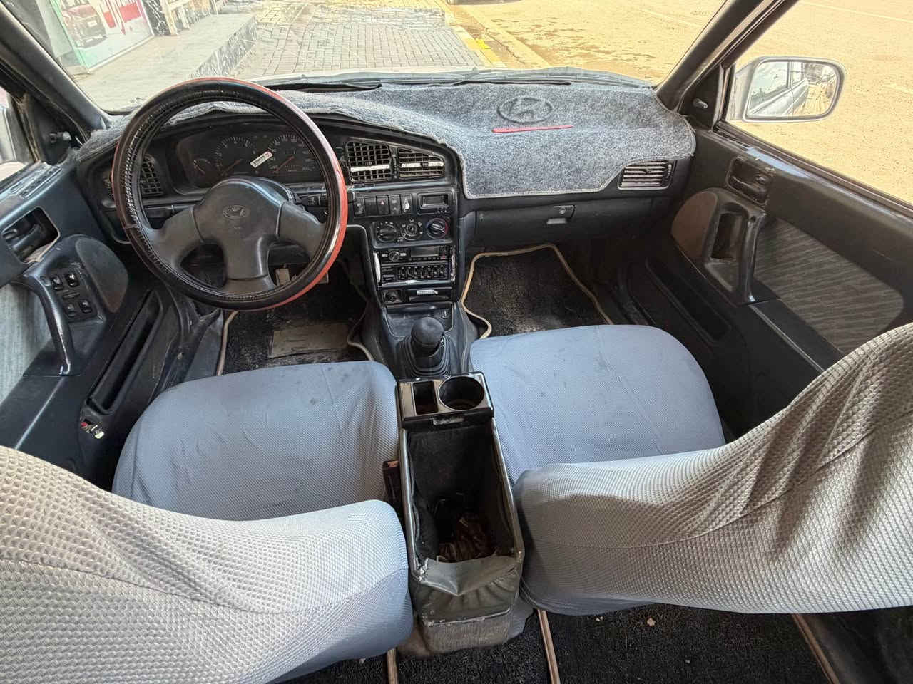 النترا 1994 
رقم بغداد سنوية في ديدة تخم تاير جديد داخل حلو 
محرك وكير وصدر خير من الله فرممة اليمنة بيهة شي بصيط جاهزة من كلشي شرط التحويل 
العنوان ديالى بعقوبة 
السعر 25 بيهة شي بصيط جدا 
*********** بعقوبة, ديالى
