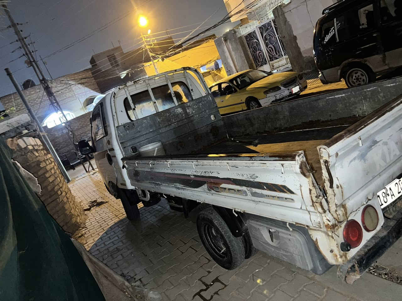 كيا حمل بنكو موديل 12 مبدل قماره وبيها اشعار گمركي ومبدل رقم انلكيزي محرك 2700 محرك وكير مكفولات تواصل واتساب فقط *********** السعر 85 وبيها مجال للشراي مكانها نجف حي ميسان
