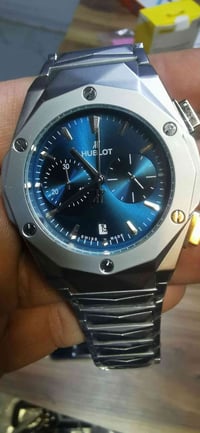 ساعة • للبيع