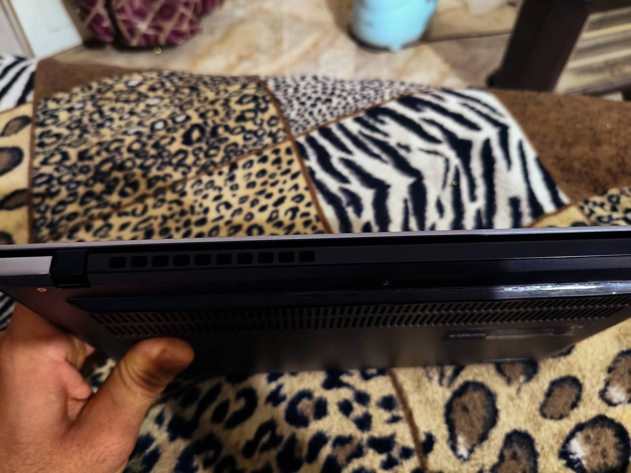 للبيع 
انفنكس  inbook x1 pro 
الهارد 512 ssd
المعالج انتل  core i7  جيل العاشر 
شحن بقدره 67 واط 
يوجد فيها بصمه اصبع 
وباقي المواصفات داخل الصوره 
مكاني ديالى الخالص توصيل ماكو 
النضافه 97
رقمي *********** بي واتساب
