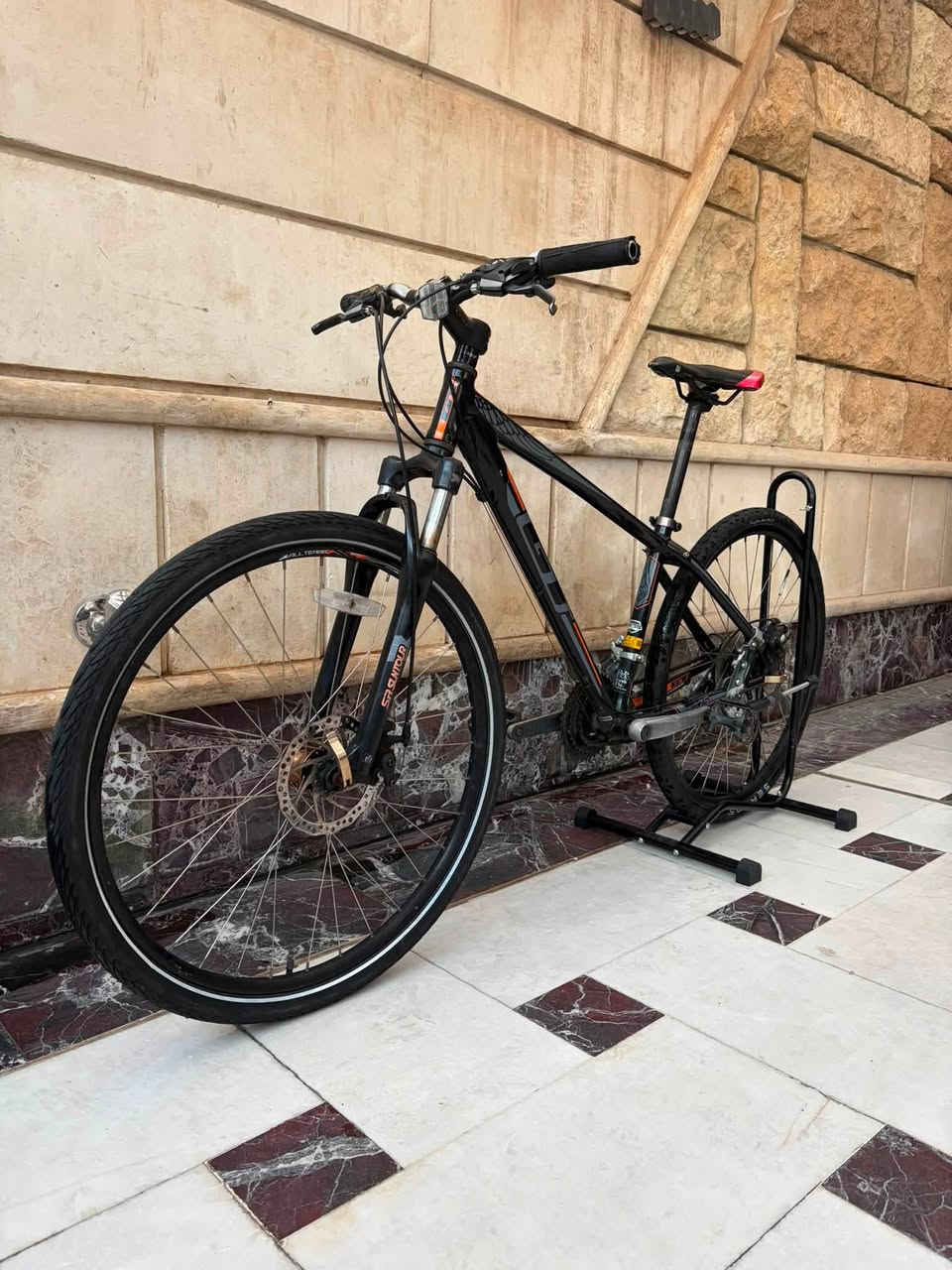 السلام عليكم
للبيع بايسكل ماركه GT🌟
الحجم 27،5 
دبل امامي SR SUNTOUR تحكم قفل فتح 
سستم التوس 8x3 
بريكات دسك تيكترو 
ركبه ستيرن مختوم GT 
الدراجه وضع حاويه وغير مستخدمه داخل العراق

السعر 240 الف🌟
للتواصل/***********☎️
مكاني بغداد زيونة 710📍
يتوفر توصيل جميع انحاء العراق🚚

