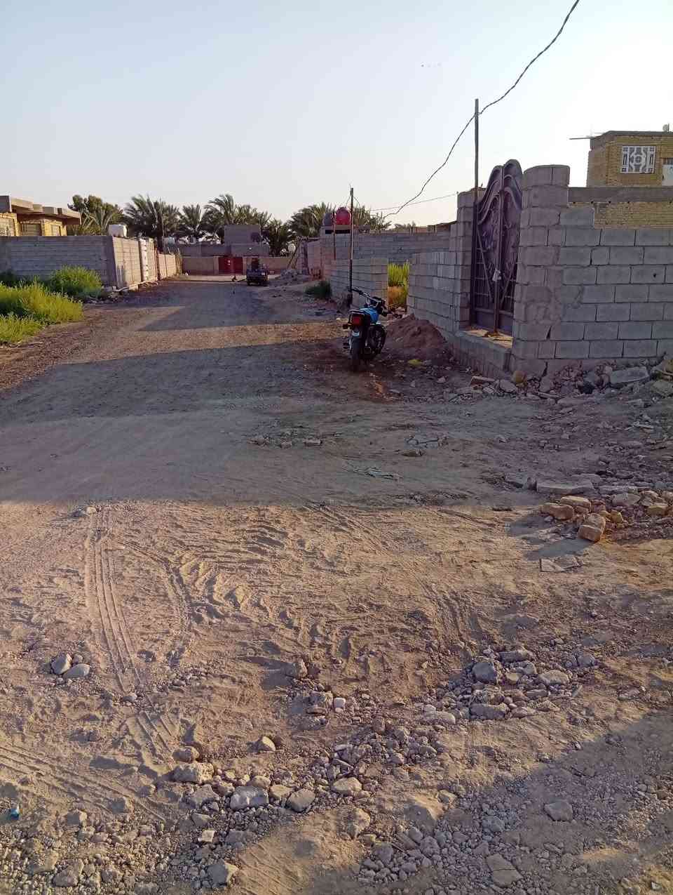 سلام عليكم قطعه ارض للبيع في مجمع الطالقاني اول شارع بل مجمع مساحه 230متر متفونه وكمله    للاستفسار الاتصال على الرقم ***********
