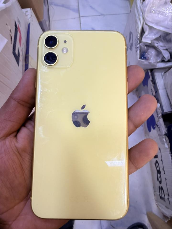 آيفون11 عادي
كامل ملحقات 
ذكراه 128 
بطارية 77
جهاز جديد شخط ما بي 
السعر 250 وبي مجال 
العنوان:بغداد التاجي 
*********** 
ملاحظة الجهاز إذا مفتوح  يرجع ￼
