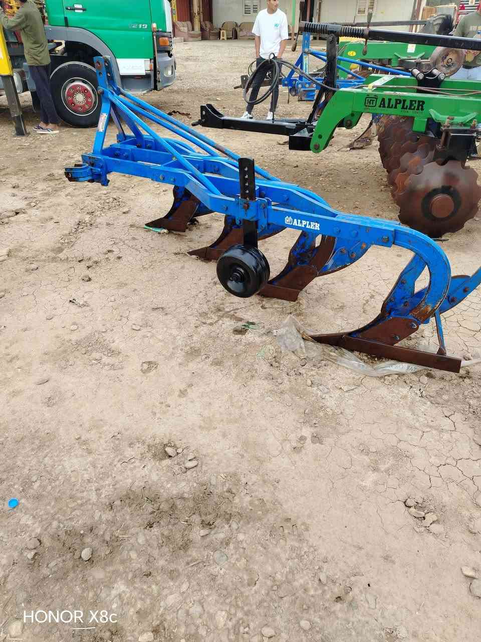 للبيع فدان البلير حجم 10 رباعي موديل 2020 مكفول كفاله عامه مشتغل 50 دونم فقط العنوان واسط العزيزية معرض القمه ***********
***********
