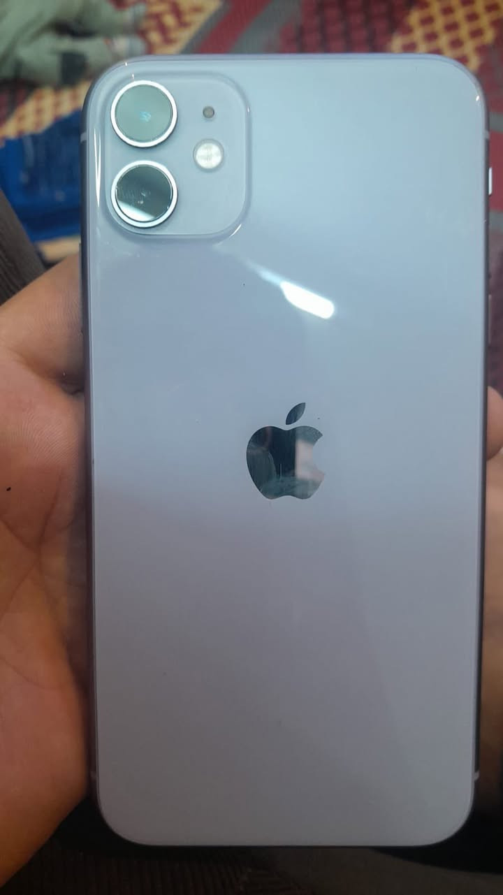 ايفون ١١عادي وتر ممبدل شي ذاكره ١٢٧ بطاريه ٧٤ نضافه ١٠٠/١٠٠ مكاني بغداد سعر ٢٥٠ وبيه مجال ***********
