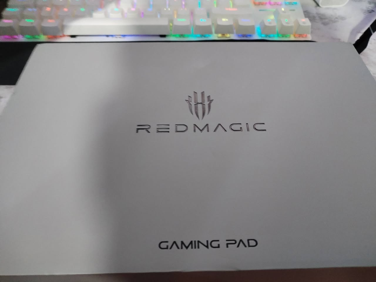 ايباد ريد ماجك نوفا  ذاكرة ٥١٢
 144هيرتز
120 فريم ببجي
 نظافة 100٪ استخدام شهرين
كامل ملحقات شاحنة الأصلية وكارتونة 
*********** اتصال وتساب
