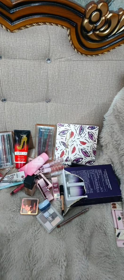 السلام عليكم مـُكلفة بالنشر
شليف ملابس اطفال بات بات ومكياج شيگلام وكارتون لوشنات جملة جملة جملة التحب تشتريهم او التحب تفتح مشروع البنيه تراعيكم بالسعر تواصلو مع ..
هذا الرقم فقط واتساب ***********
