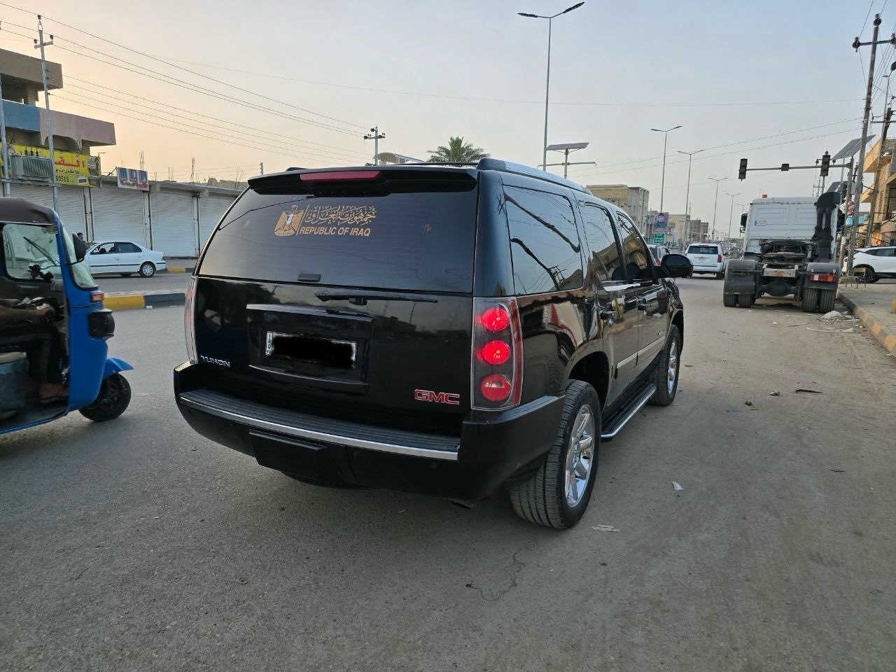 السلام عليكم 
دنلي بتره 2013 ( ادوااات ) 
السياره مكفوله من الكص والعيب الشرعي 
خليجي 
مكينه وكير كارتون 
حداديه جديده 
تبريد ثلج 3 قطع  
فول مواصفات معروفه مواصفات الدنلي 
تشغيل عن بعد 
فتحه 
جنطه شفط 
كشنات كلها كهرباء + جلد 
متومه ارقام + سنويه ع الشاصي 
السعر 75 
مكانه ميسان 
***********
