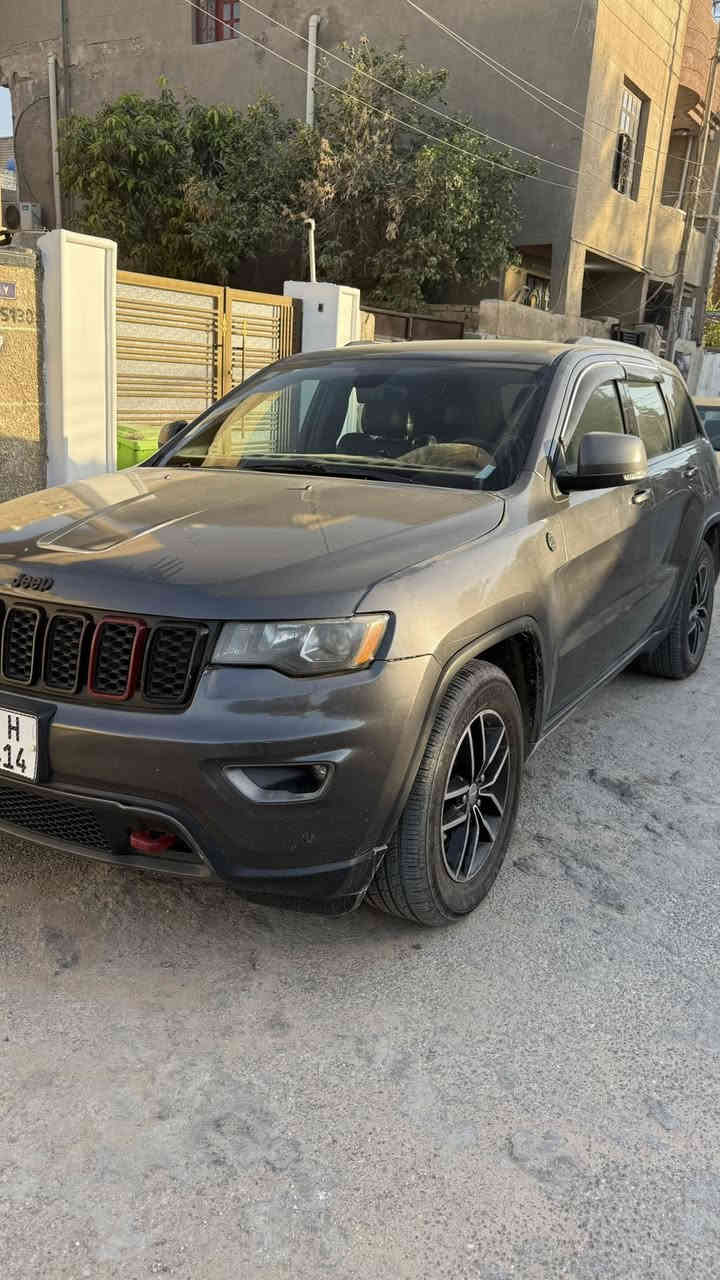 للبيع جيب موديل ١٧ تريل هاك هيمي ٥.٧ بجم كبس ايرباك كشن فقط ضررها موضح بالصور بيها قطع صبغ بدون دواخل سعرها ١٧٥  بغداد حي الاعلام 

***********
