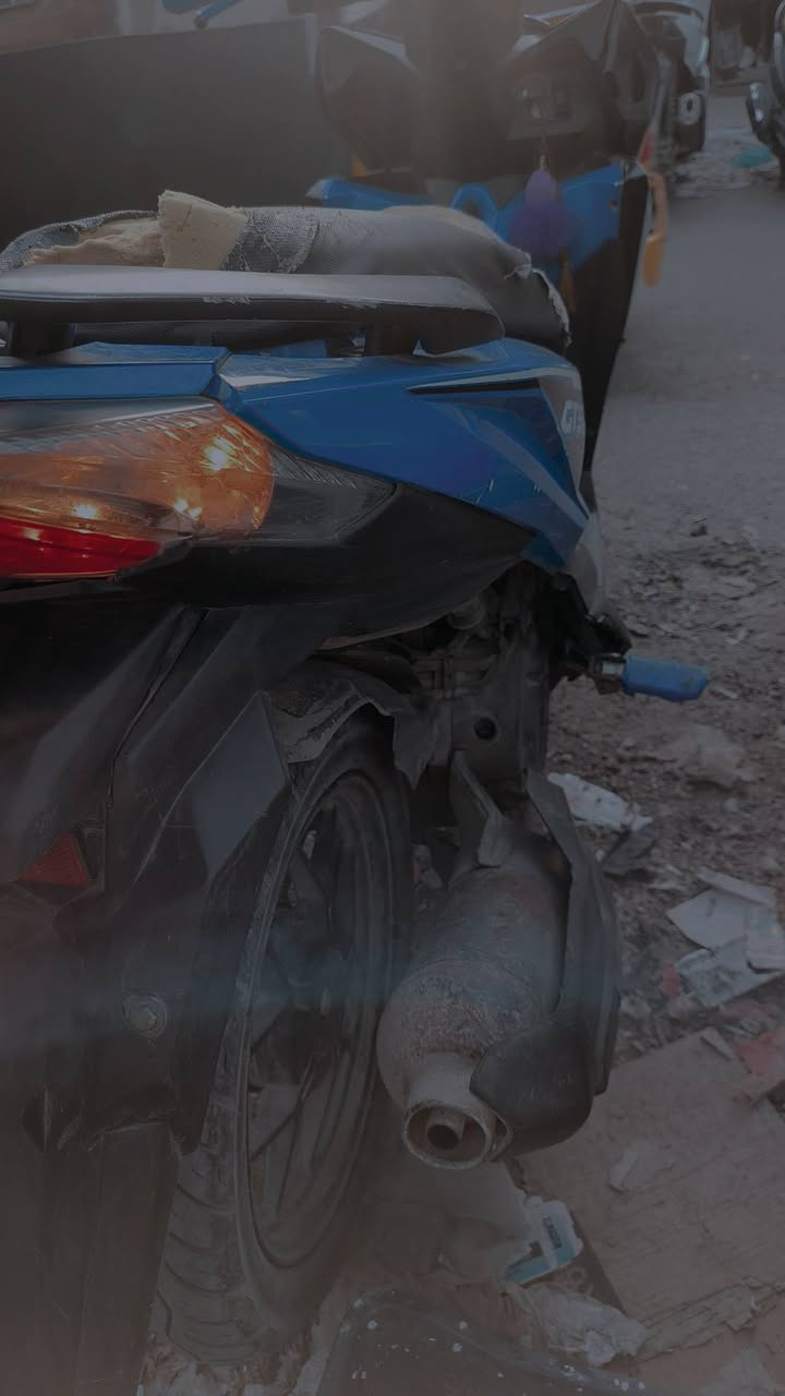 سلام عليكم دراجه جيتي اس صيني سرعه 160
شلعه ومعدل شرط
مكينه مكفوله 
كهربائيات شغاله 
دبلات لوز 
تايرات زينات
فقط شخوط في الكفر الامامي 
السعر 300 الف 
رقم الهاتف ‏‪***********‬‏
