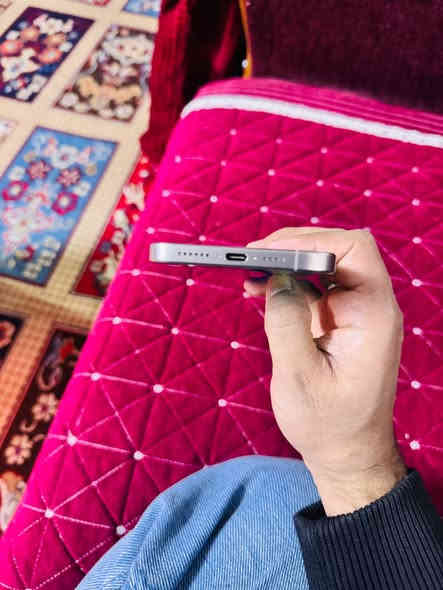 آيفون 15. برو ماكس
بطاريه 91

شرق اوسط 

ذاكره 256
جهاز نظافه 100%% سعر 1100
