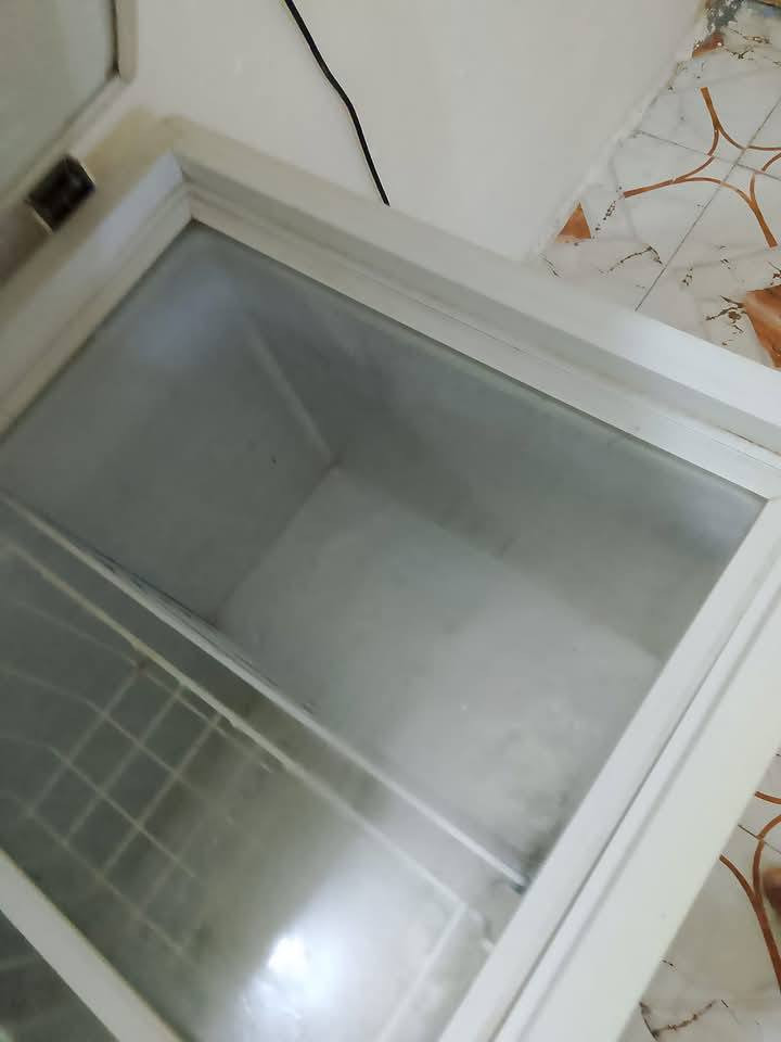 مجمده للبيع فقط تبريد  سعرها 40 وبيها مجال بسيط للشراي ليريدها يتفضل خاص مكان  الاسكان الثانيه


**إذا كنت صاحب هذا الإعلان وتريد حذفه لأي سبب، رجاءا أرسل رسالة إلى الدعم الفني**