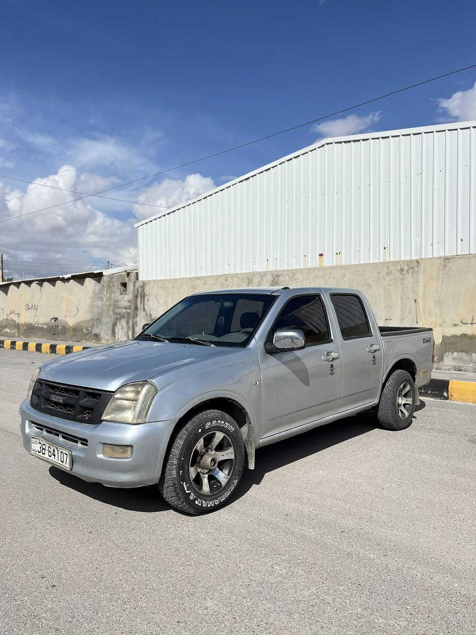 بكم ديماكس موديل 2006 بحالة الشركة. (Ls).
فحصه ثلاث جيد قصعه باعتبار فحص كامل 
ماتور 2800 تيربو وكاااااااااااااالة صاروخ موجة 🚀🚀🚀
دهان جديد وكاااااااالة
مرخصة سنة كاملة 
مكنيك وكااااااااااااااااااالة مش بحاجة إلى اي صيانة 
مشيه الشركة ✈️✈️✈️✈️✈️✈️✈️✈️✈️
مكيف حامي بارد 🔥🔥🔥❄️❄️❄️
قزاز كهربا 
غرفة جلد وكاااااااااااااااالة
جنط ست فرشات 
كوشوك وكاااااااااااااااااالة 
السيارة من حض القناااا يبارك الصاحب النصيب 
السعر.  مغرررررررررررري.  جدددددددددا. 🔥🔥🔥🔥
الموقع المفرق مغير السرحان 
إلاتصال. 0772129772.


**إذا كنت صاحب هذا الإعلان وتريد حذفه لأي سبب، رجاءا أرسل رسالة إلى الدعم الفني**