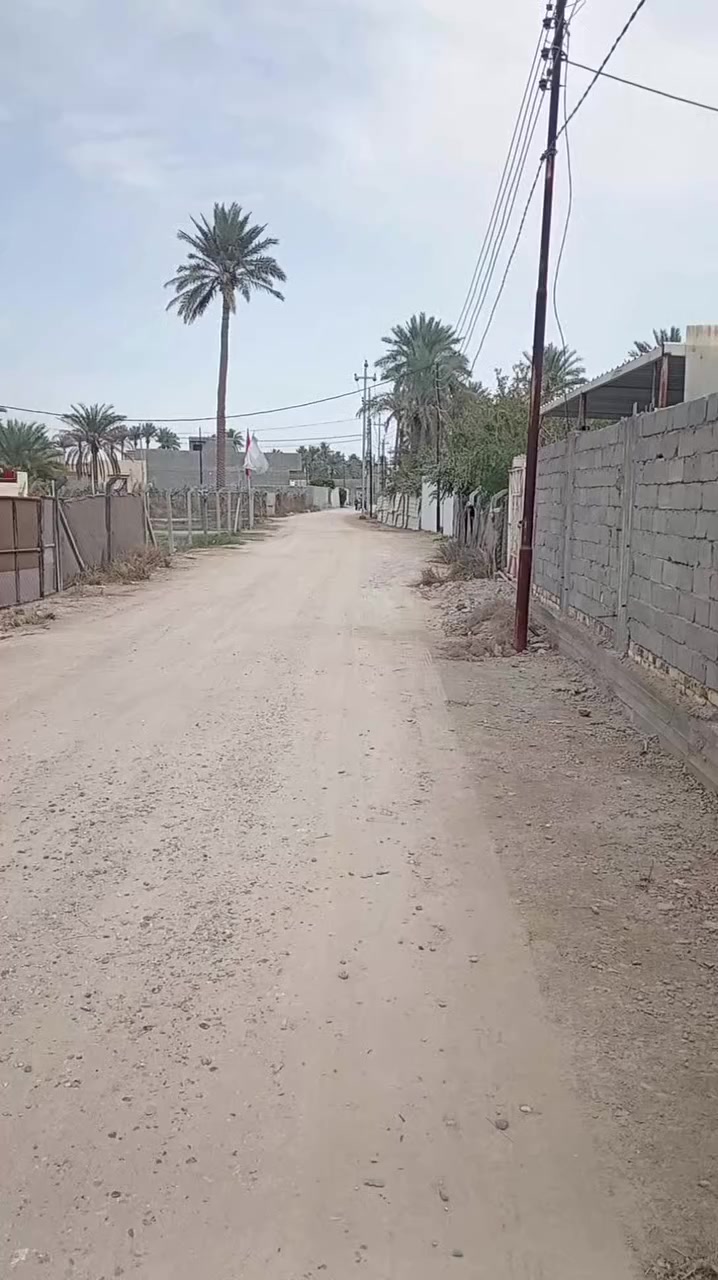 السلام عليكم
للبيع
مزرعه. طابو زراعي
المساحه. 1 دونم. واقع حال أكثر
واجهه. 75 م. ركن على شارعين
تحتوي على دار بناء حديث بمساحة 300 م
طابق واحد. 4 غرف نوم وصاله ومطبخ وكليدور و٢ مجمعات صحيه
علما أن المزرعه مسيجه بالكامل
زوير. قرب مشروع الماء
للاستفسار. ***********.. ***********
عقارات عين الأسد
حي الصحه. شارع الكورنيش. قرب المسبح الأولمبي
ابو فاطمه الكلابي
