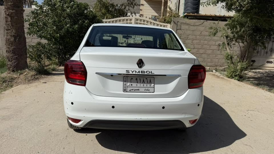 � للبيع رينو سيمبول SE موديل 2022 🚗

* رقم بغداد
* ماشية 11 ألف كم فقط
* سيارة نظيفة جداً واستعمال خفيف
* محرك اقتصادي وأداء ممتاز
* داخلية بيج أنيقة ونظيفة
* تبريد وتدفئة وكالة
* شاشة أندرويد
* كاميرا خلفية + حساسات خلفية
* ليد نهاري 
* كشافات ضباب
* مثبت سرعة (Cruise Control)
* تحكم بالميديا من خلف الستيرن
* مرايا كهربائية مع إشارات جانبية
* 4 جامات كهرباء
* السيارة لا تحتاج أي مصروف وجاهزة للاستخدام
* بيها ملاحظة بسيطة بعض  الخدوش 

💰 السعر المطلوب: 98 ورقة

للاستفسار ***********
