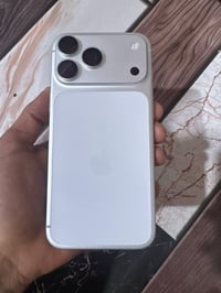 آيفون ١٧ برو ماكس • شريحة إلكترونية • البصرة