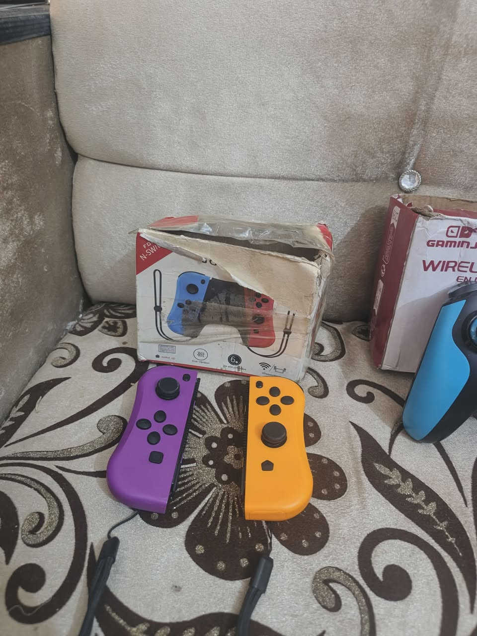 لبيع بسعر مناسب جويكنات مع جوستك أصلي خاص بلنتندو


**إذا كنت صاحب هذا الإعلان وتريد حذفه لأي سبب، رجاءا أرسل رسالة إلى الدعم الفني**