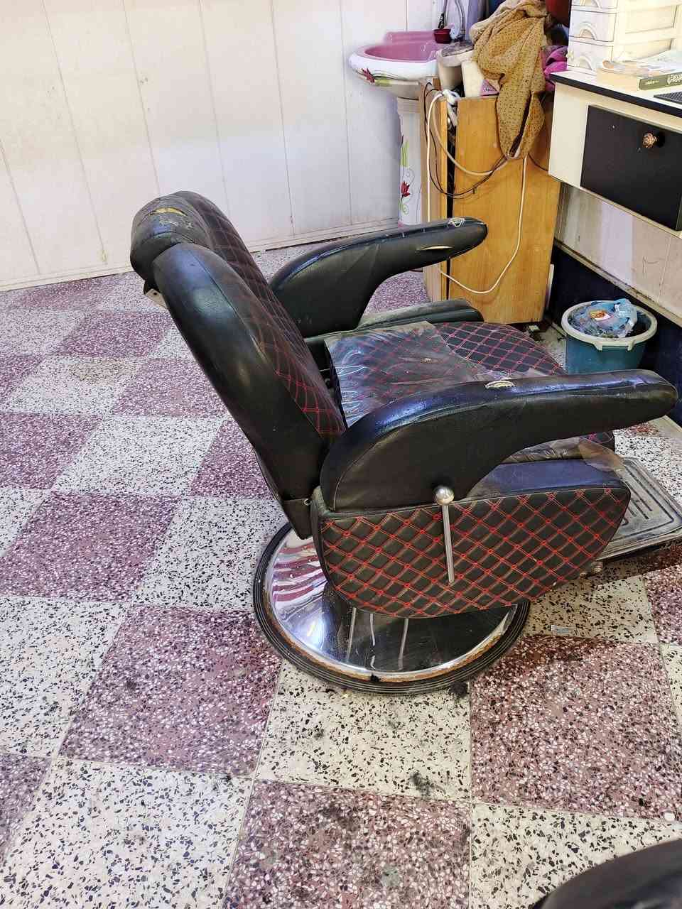 سلام عليكم كرسي عدد2 لبيع بس  واحد الجك مالته ميشتغل مكاني حله نادر السعر  اثنينهن ب200 الف 
***********
