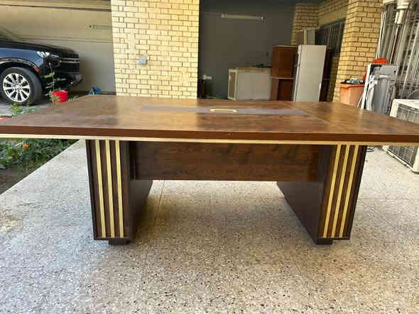 .
ميز طعام ويرهم ميز مكتبي طوله مترتين وعرضه ١٢٠ سعره ١٧٥ 
كاونتر عرضه مترتين مع ملحق والسنك من ضمن الكاونتر مرمر سعره ٢٠٠قفل
بردات زيبرا قطعتين عرضها مترين سعرهم ٥٠قفل
ميوزة مكتبية ثنين سعرهم ١٥٠
ثلاجة جديدة سعرها١٥٠قفل
مكانهم بالكرادة ٦٢
***********
