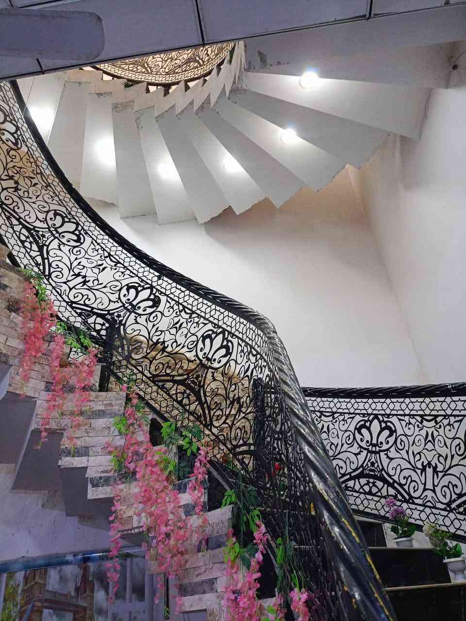 السلام عليكم
دار للبيع مساحه 125 متر

طابو زراعي عراقي

طابقين يحتوي ع 4غرف منام وصالتين واستقبال ومطبخ وصحيات

الموقع ابي الخصيب ابو كوصرة قريب من شارع الفوك 

ثاني بيت عن طريق ابو كوصرة رئيسي شارعه 10متر

السعر 90 وبي مجال قليل 

تفاصيل اكثر اتصال برقم

*********** سجاد عقارات المفتاح الذهبي
