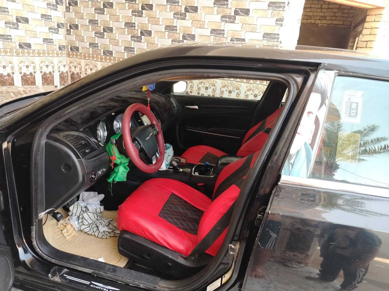 سلام عليكم ورحمة الله وبركاتة من وعود كذابه  وبامه 2014 البيع  s300 سياره نضيفه مال بيت  مكان شطر تفاصيل عله هاذه رقم *********** سونار موجود
