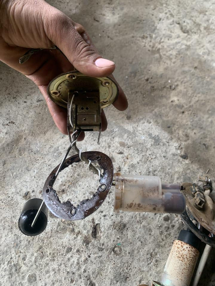 غراض برنس فراشة.   غراض نضيفة. مكاني ديالى بعقوبة قرب جامعة ديالى ***********  يوجد توصيل 
محرك كدامك كلش نضيف. مفتوح قبل 
كير نضيف كلش ما مفتوح قبل. 
عندك دشبول كلة ب ١٥٠
