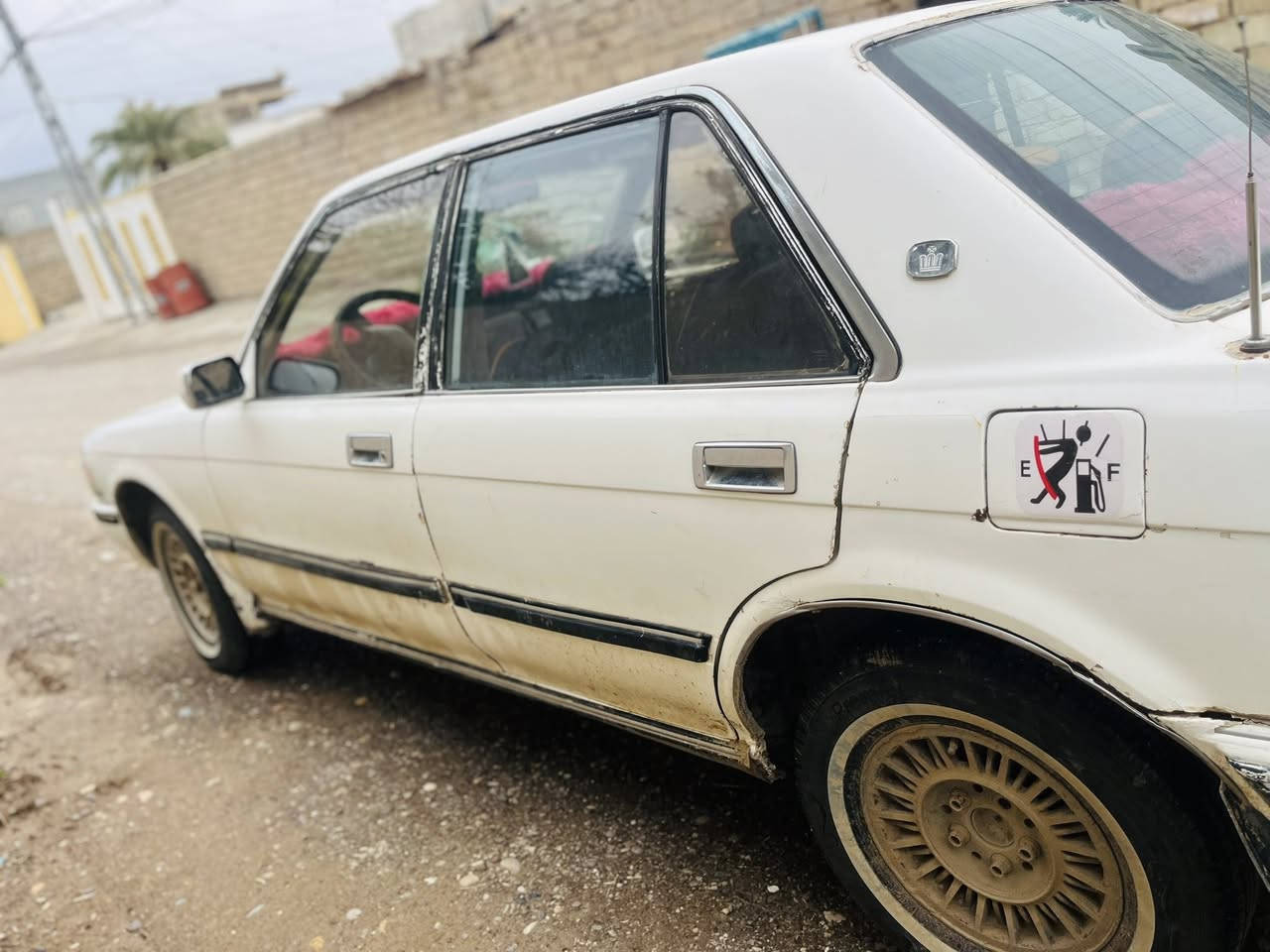 سيدان موديل 1990 يسار اصلي محرك كير عادي بلادي شرط
صدر جديد طخم تاير جديد كهربائيات كلها شغاله

شرط الوكاله والتحويل 

السعر25 ترهم مراوس حسب القناعه

***********عنواني شركاط
