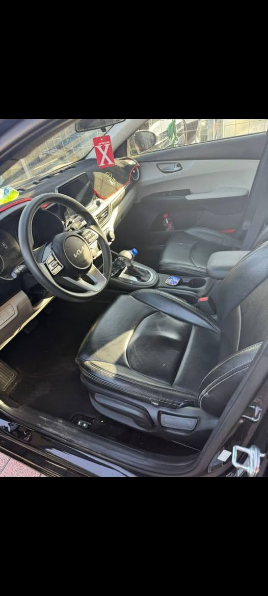 كيا٢٣ فورتي٢٣ ترهم قسط مقدمه ٧٥ والشهر ٥ ورقات  رقم ديالى انكليزي بسمي ماشيه ٣٥ الف ميل 
ضررها جاملغ ونصف الباب حادث امريكا سبير مانازل سياره جديده وحلوه ***********  قسط سكنه بغداد  مكان السياره بغداد البلديات متواجد على الفيس ولا اجاوب على التعليقات اتصل وتدلل
