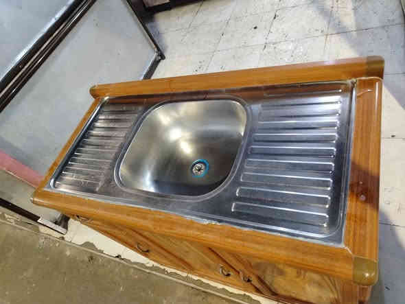 للبيع كونتر سنك متر ١٠ سم نضيف شغل تقيل موجود صاجي  سعر ٨٥ بي مجال *********** اسيا *********** مكان رشيديه
