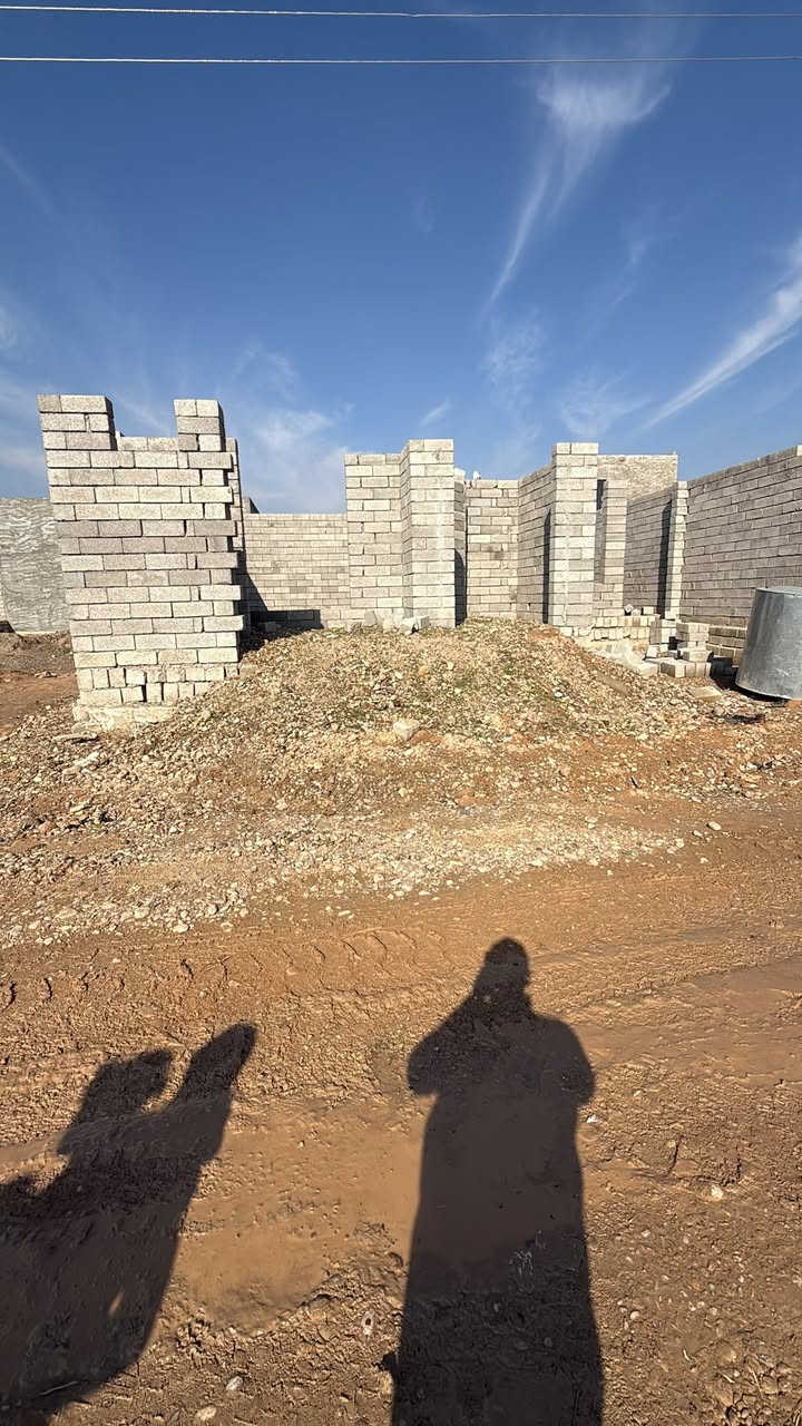 بيت للبيع هيكل بس نقص صبة السطح  تكريت مقابل سيطرة ابو عقرب
القريه الجامعيه المساحه 200 متر السعر 25 وبي مجال 

لتواصل ***********
الخدمات ماء + كهرباء
