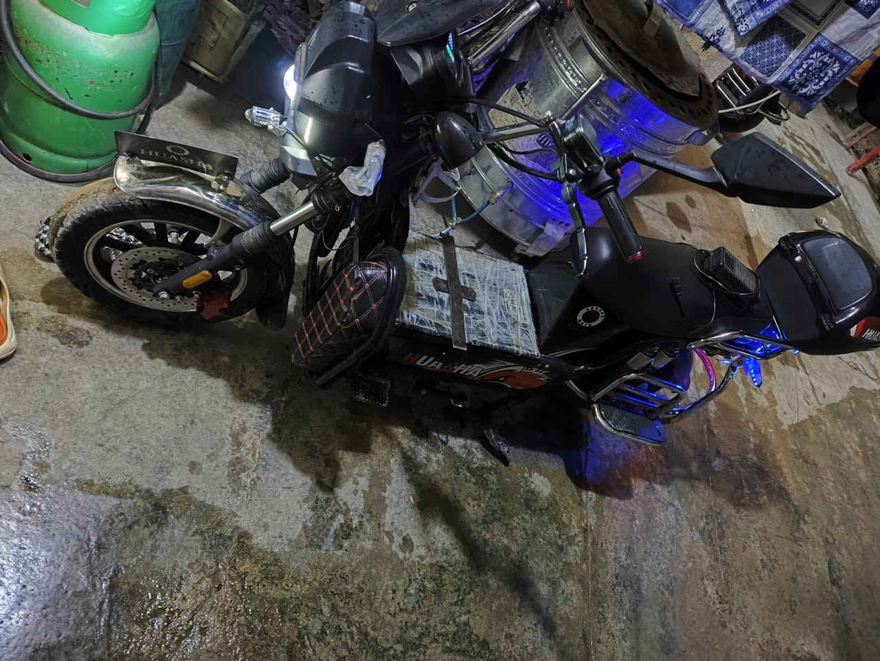 السلام عليكم متاح دراجه جبلي موديل 24 ٥بطاريات صار سبوع من شادهن تاريخ 2026كلشي على فحص كامله من كلشي السعر 475
***********
