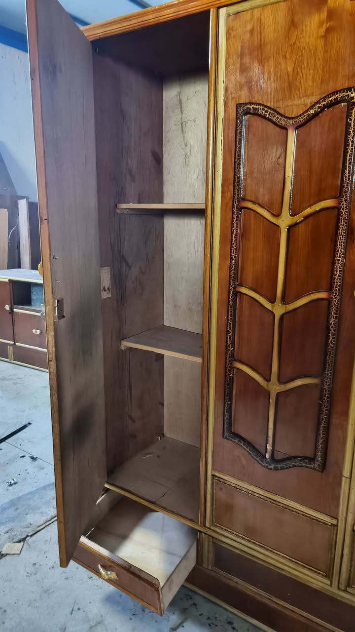 السلام عليكم كنتور 4ابواب حطاطه صاج نضيف كلش كل ضرر مابيه السعر 225وبي مجال الستفسار انتصل ***********المكان هبهب الأن
