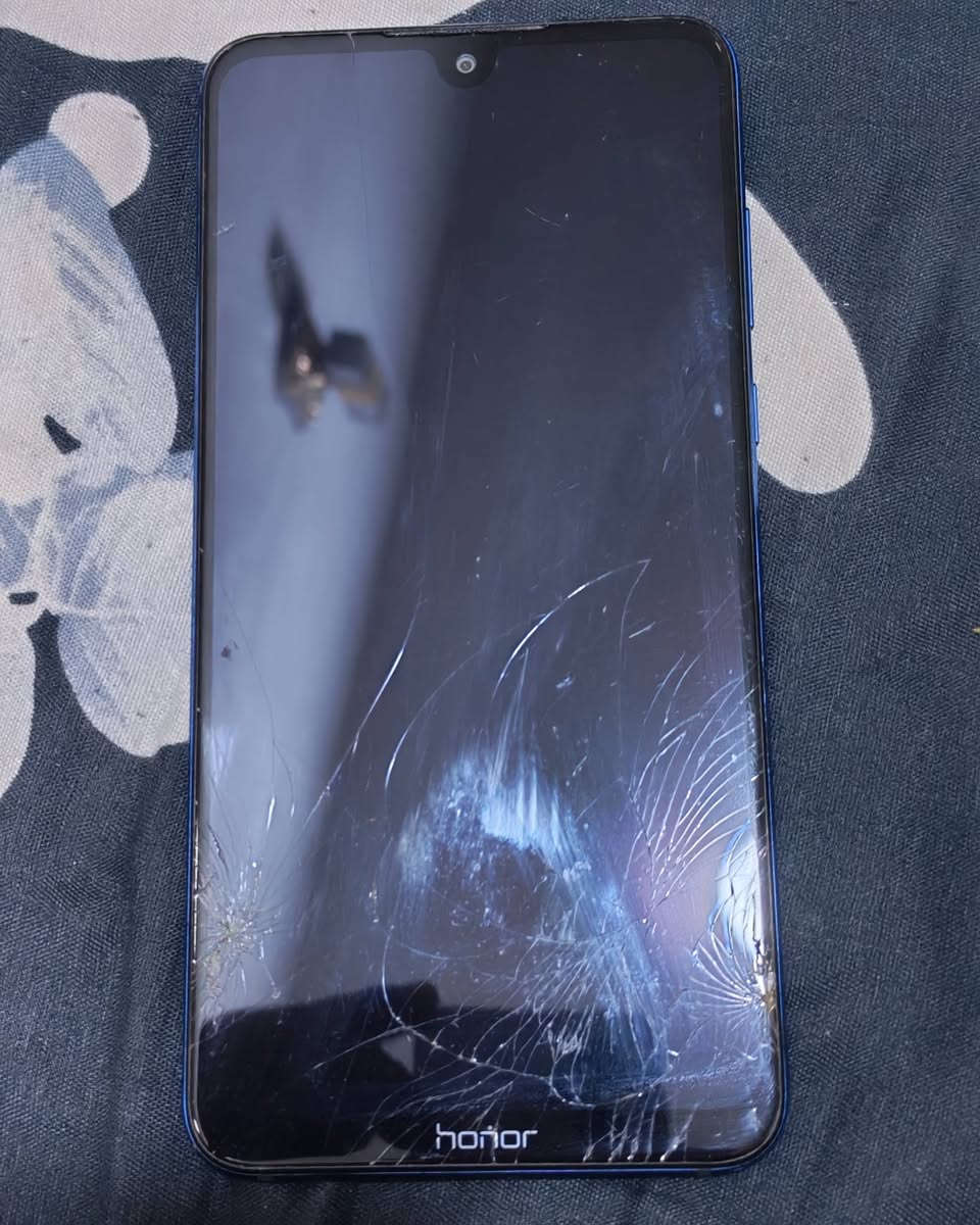 سلام عليكم عندي تلفونين للبيع واحد بوكو ذاكره ١٢٨ مستعمل قليل ونظيف ثاني هونر شاشه مفطوره بس شغاله  مثل ما موضح صوره واحد على ٤٥ ثنيهن على ٨٠ قفل مكاني بغداد سيديه


**إذا كنت صاحب هذا الإعلان وتريد حذفه لأي سبب، رجاءا أرسل رسالة إلى الدعم الفني**