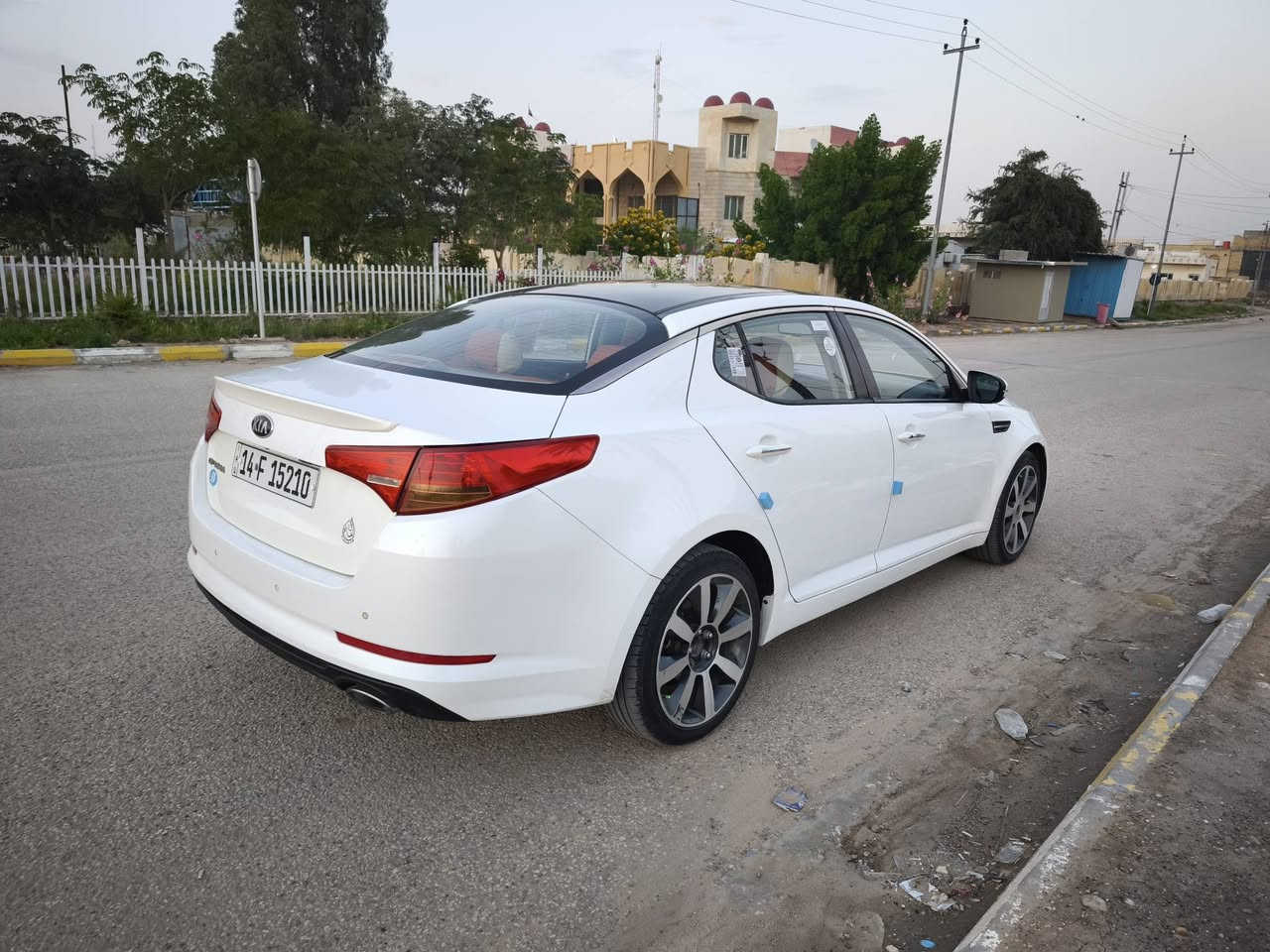 اوبتيما 2013 خليجي مكينة 2000 
بارد شويه عن قبق البانزين 
ومصبوغ قليل كلش 
فول مواصفات حساسات اشاير بالمري بانوراما بصمة تشغيل وبصمة ابواب حدادية جديدة تخم تاير جديد 
السعر 142 وبيها مجال مكاني الناصرية ***********
