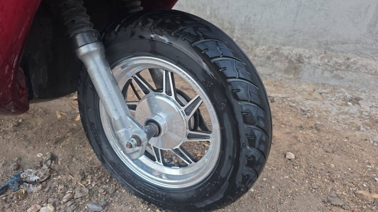 للبيع دراجه فراشه  ✅
سلف هندر شغالات   ✅

كهربائيات كلهه شغاله  ✅

دبلات خلفي امامي جدد + تايرات جدد + ويل رياضي ✅

مكينه مفتوحه فقط ولفات شرط لا تنقص ولا تبخر ✅

كابريتا + كلجات جدد ✅

دراجه حلوه ونضيفه عوزها فقط صالنصه ✅

مكاني النجف الاشرف مشخاب ✅

سعرها 350 وبيها مجال قليل ✅ 

تواصل خاص او على الرقم *********** ✅

