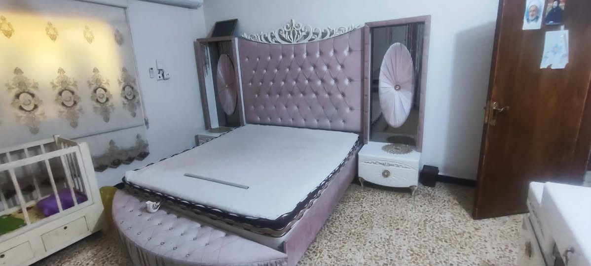 السلام عليكم غرفه تركيه نضيفه كلش وستعمال قليل مستعجل على البيع الغرفه مفتوحه وبعده بلسيار الشراي يتصل *********** مكاني ابو رمانه عمارة, ميسان
