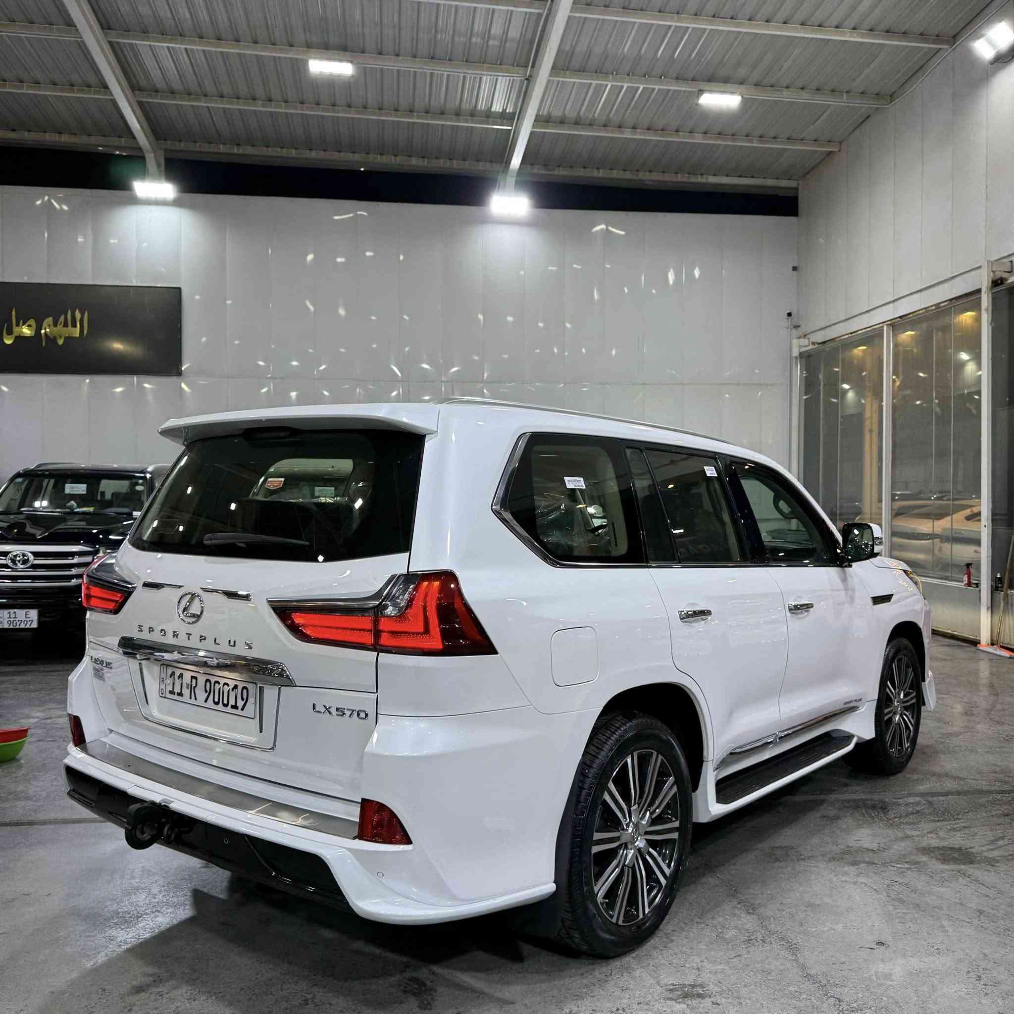 السلام عليكم
لكزز وكاله بريم 

موديل 2017

مكفوله من الصبغ والبارد 

رقم بغداد 

مكان السياره بغداد معارض البياع 

***********
