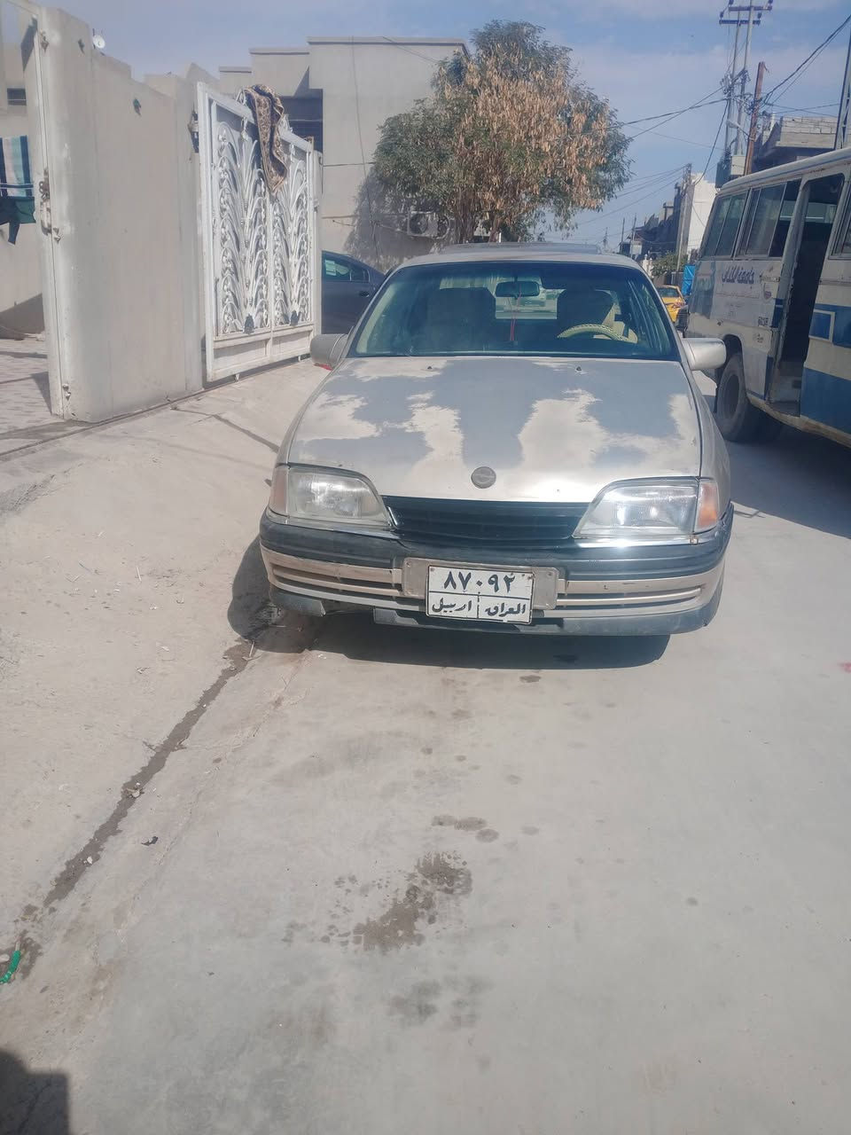 اوبل اوميكا موديل 1992 رقم اربيل شرط التحويل السياره بدون صبغ بدون ضربه بدون خياس كير اوتوماتيك محرك خير من الله لتصرف والابخار تخم تاير جديد كهربائيات شغاله كلها سعرها 35 يرهم مراوس حسب القناعه *********** مكان السياره كركوك
