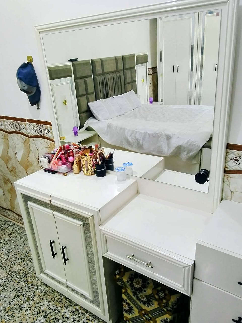 غرفه تركيه 10 قطع 
تاج وكومديات نشره
وشازلون مخزن 
وكنتور 6 ابواب 
زاويه بابين 
ميز مرايه 
كومدي استخدام ٥ اشهر فقط السعر ٩٠٠ العنوان محاويل الصباغيه،،،،،


**إذا كنت صاحب هذا الإعلان وتريد حذفه لأي سبب، رجاءا أرسل رسالة إلى الدعم الفني**