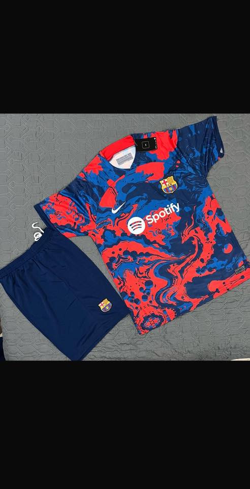 السلام عليكم 
دريسات عدد 255 قطعة تايلندي اصلي وبقياسات مختلفه 
اعدادهن متوزعه كل شعار كذا قطعة
مكانهن بغداد
السعر اقل من سعر الجملة 
سعر الدريس كامل مع الشورت ب 6 ونص 
للاستفسار واتساب 
***********
