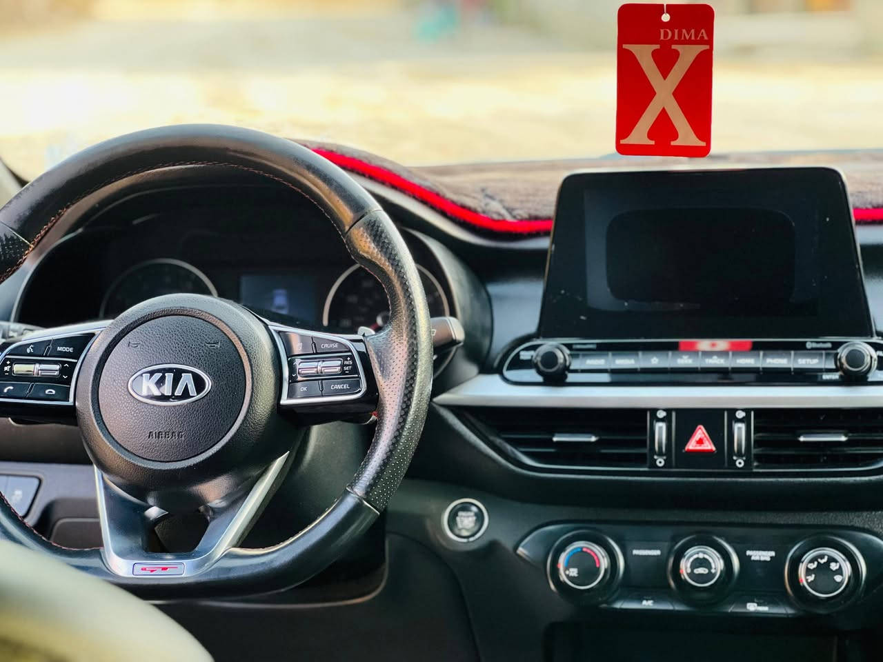 السلام عليكم
بيع مستعجل كيا فورتي 2020 GT
مكينه 1600تيروب 

صبغ 3قطع 

كشنات جلد 

كامره دوره 

رادادر مثبت سرعه 

تحكمات ستيرن السياره فول عدا الفتحه 

السياره خير من الله 

مكان السياره كربلاء الوند السعر 125وبيها مجال 

***********
