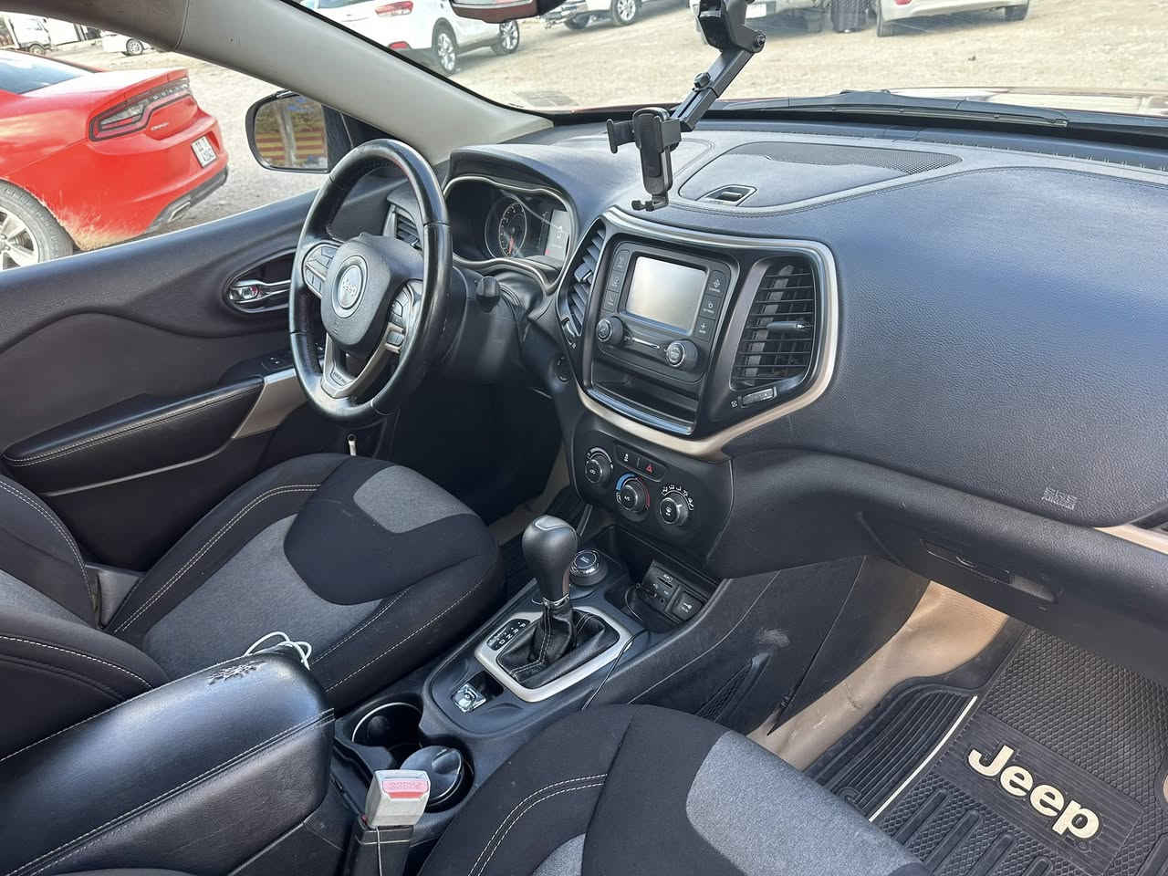 السلام عليكم
للبيع جيب بزون موديل 2017
رقم واسط معوقين (حرة)
الضرر الجنطة مصبوغة كما مبين بالسونار
مكلف بالنشر!!!
رقم هاتف صاحب السيارة : ***********
