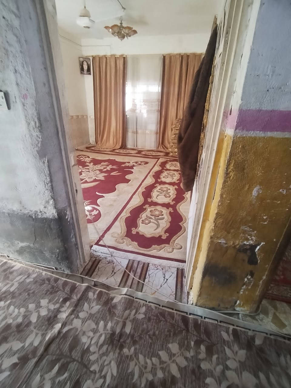 السلام عليكم بيت للبيع في حي رمضام ابو صخير مساحته 100متر مثل ما موجود بلصوره والسعر اتصال على رقم 
***********
