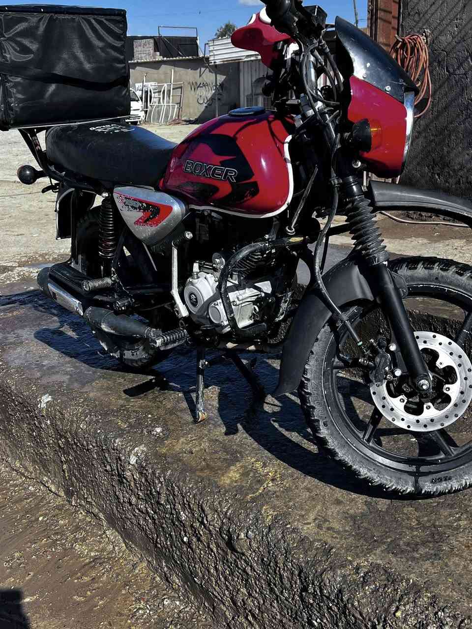 السلام عليكم اخوان بوكسر 23
كفاله عامه مكينه مامفتوحه
ماشيه 24فقط
رقم بغداد السعر 2400وبيهه مجال بسيط حك الجيه
***********
