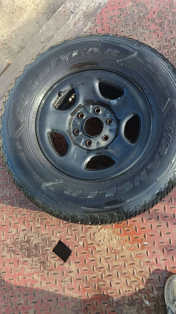 السلام عليكم اسبيرات تاهو جمسي يوكان سوبربان ويوجد لدينة ادوات احتياطية اب انواعهة كل مايخ تاهو جمسي يوكان سوبربان متوفر واتساب الرقم ***********
